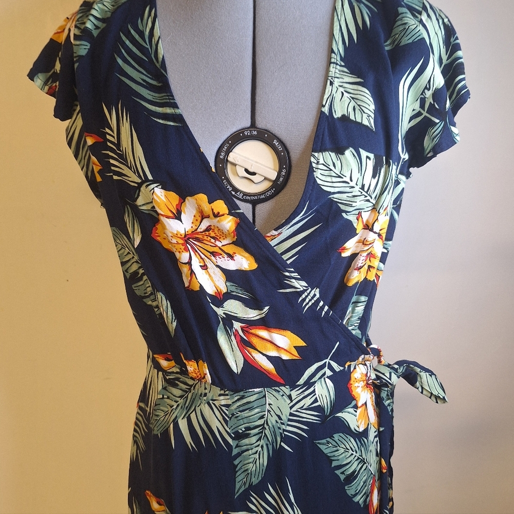 Zanberry Floral Wrap Dress with Tropical Print, True Wrap.          Size Med